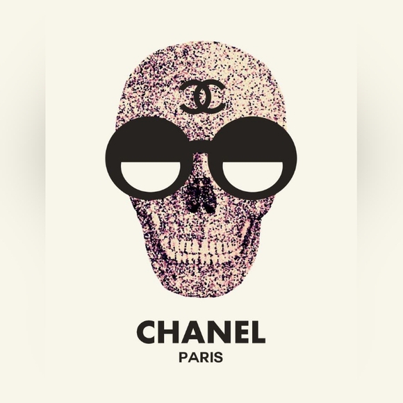 Meet your Posher, Amanda - Picture 2 of 2